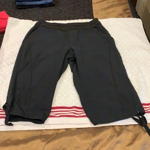 Capri 100% polyester black very comfortable